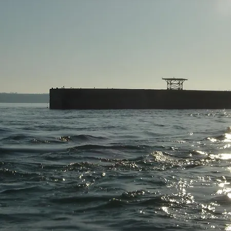 Les Combles De L Aure Grand Cosy Confortable Classe 3 Etoiles Centre 2 Mn A Pied Cathedrale Proche Plages Du Debarquement Апартаменты Байе