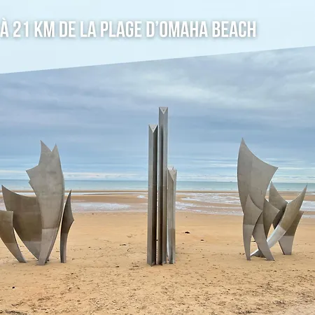 Les Combles De L Aure Grand Cosy Confortable Classe 3 Etoiles Centre 2 Mn A Pied Cathedrale Proche Plages Du Debarquement Μπαγιέ