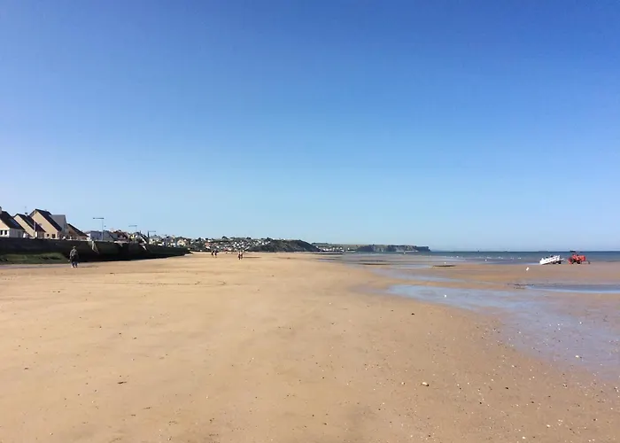 Les Combles De L Aure Grand Cosy Confortable Classe 3 Etoiles Centre 2 Mn A Pied Cathedrale Proche Plages Du Debarquement Апартаменты