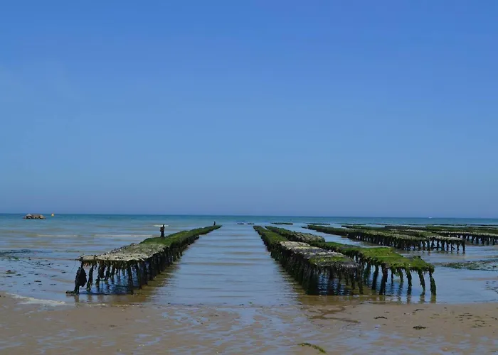 Апартаменты Les Combles De L Aure Grand Cosy Confortable Classe 3 Etoiles Centre 2 Mn A Pied Cathedrale Proche Plages Du Debarquement Байе