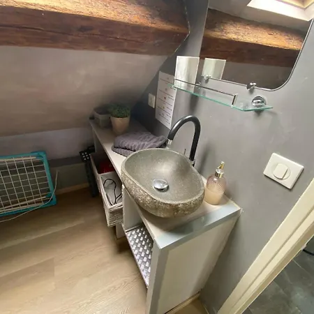 Апартаменты Les Combles De L Aure Grand Cosy Confortable Classe 3 Etoiles Centre 2 Mn A Pied Cathedrale Proche Plages Du Debarquement Байе