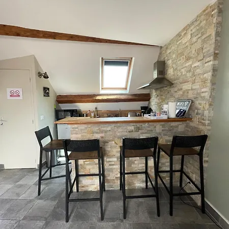 Les Combles De L Aure Grand Cosy Confortable Classe 3 Etoiles Centre 2 Mn A Pied Cathedrale Proche Plages Du Debarquement Апартаменты *