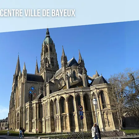 Les Combles De L Aure Grand Cosy Confortable Classe 3 Etoiles Centre 2 Mn A Pied Cathedrale Proche Plages Du Debarquement