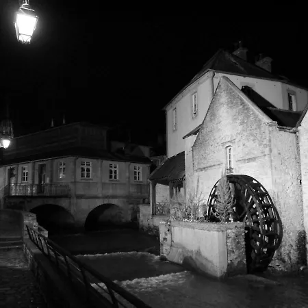 Апартаменты Les Combles De L Aure Grand Cosy Confortable Classe 3 Etoiles Centre 2 Mn A Pied Cathedrale Proche Plages Du Debarquement Байе